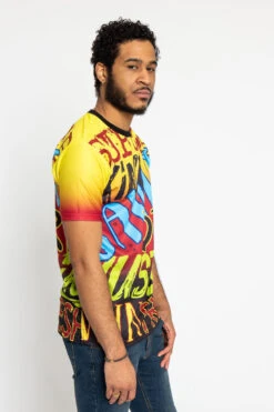 Big Graffiti T-Shirt -Victorious TS7362 RED 4